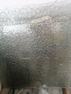 Glass  for window panes or aluminium frame size (4) 600mmLx600mmW,and marble design glass (6) piece