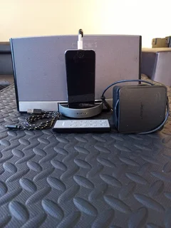 Bose SoundDock Speaker with Free iPod Touch 4th Generation