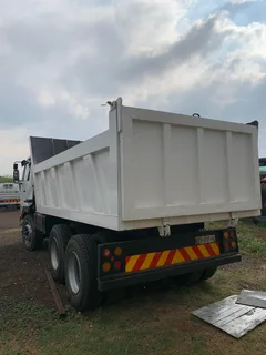 2009 NISSAN DIESEL UD290 TIPPER TRUCK