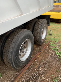 2009 NISSAN DIESEL UD290 TIPPER TRUCK