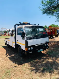 2010 Mitsubishi Canter Breakdown Truck