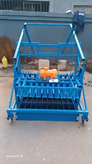 Bricks moulding machines