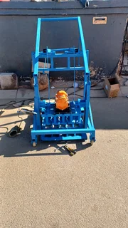 Bricks moulding machines