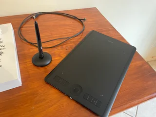 Wacom Intuos Pro M Graphics Tablet