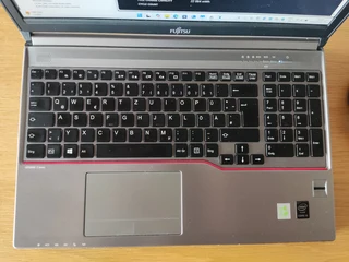 Notebook Fujitsu E754