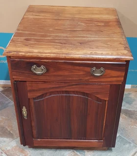 Sideboard / Cabinet 4 from 5