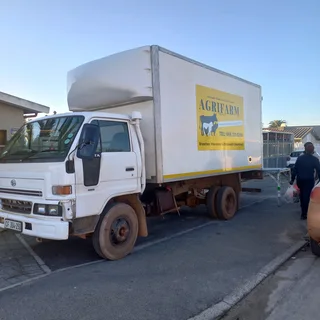 Daihatsu delta 4 tons R80000 operates weekly