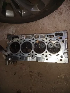 Cylinder head (top)