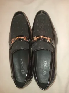 Men's size 8 formal shoe 300rand