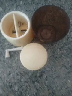 Relocating Items to go Couch Airfryer Dishes Pots etc. see pics much more. Overport Sayed 0817176484