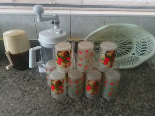 Relocating Items to go Couch Airfryer Dishes Pots etc. see pics much more. Overport Sayed 0817176484