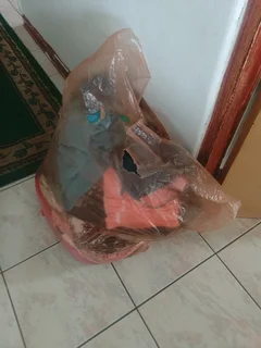 Relocating Items to go Couch Airfryer Dishes Pots etc. see pics much more. Overport Sayed 0817176484