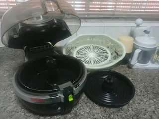 Relocating All to go From R50 Pots couch dishes glassware etc. Overport Sayed 0817176484