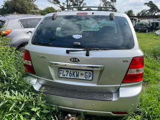 2002-2009 Kia Sorento SUV Breaking for Parts