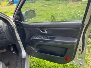 2002-2009 Kia Sorento SUV Breaking for Parts