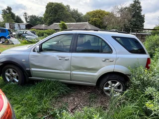 2002-2009 Kia Sorento SUV Breaking for Parts