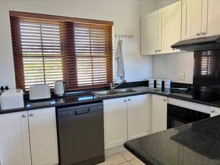 Whale Rock Garden Furniched Flat in secure estate with magnificient view/ underfloor heating