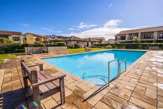 Whale Rock Garden Furniched Flat in secure estate with magnificient view/ underfloor heating