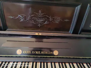 piano: 160 years old: excellent workinh condition