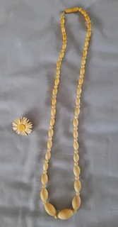 Jewellery Ivory Necklace and Brooch