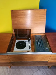 Vintage His Master's Voice(HMV) Gramophone