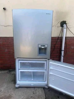 Fridge and freezer repairs onsite