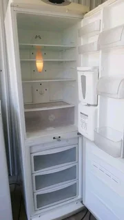 Fridge and freezer repairs onsite