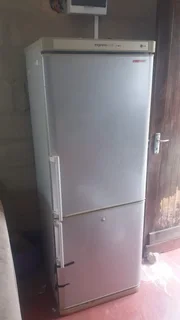 Fridge and freezer repairs on-site