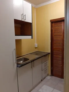 Flatlet available in Vincent Heights for R3500 P/m! (Prepaid electricity)(available 01/12/2025)