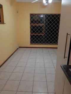 Flatlet available in Vincent Heights for R3500 P/m! (Prepaid electricity)(available 01/12/2025)