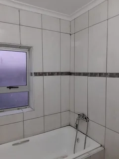 4 room house available in Mdantsane for R3500 P/m. PREPAID ELECTRICITY (Available 1st of December)