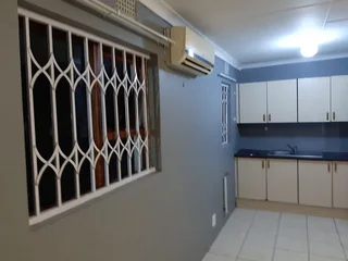 Flatlet available in Vincent Heights for only R3500 P/m [from 01/01/2026] PREPAID ELECTRICITY