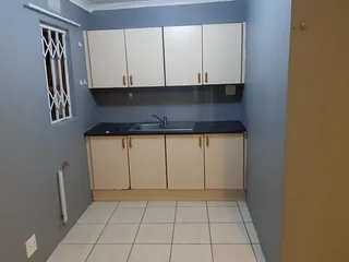 Flatlet available in Vincent Heights for only R3500 P/m [from 01/01/2026] PREPAID ELECTRICITY