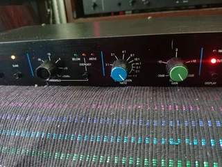 DBX 160 A COMPRESSOR /LIMITER