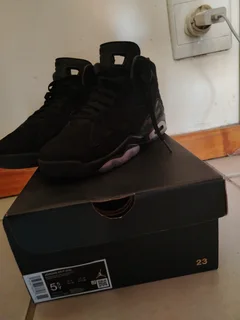 Pre loved Jordan takkies