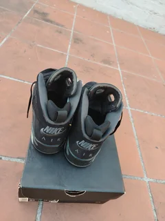 Pre loved Jordan takkies