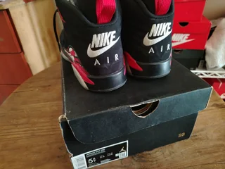 Pre loved Jordan takkies