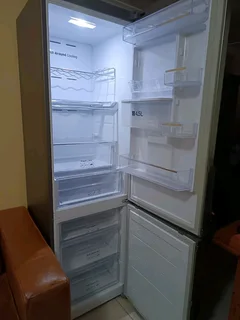 Samsung Fridge bottom freezer
