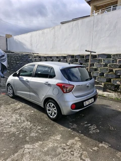 Silver Grey Hyundai grand i10