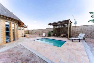 Netcom  Swimming  Pools