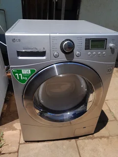 LG 11kg front loader washing machine R2500
