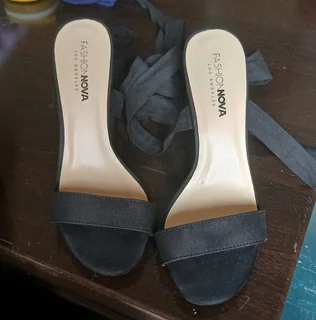 A pair of heels in good condition