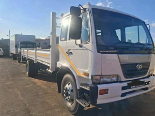 2006 Nissan UD90