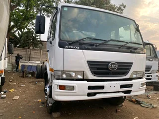 2016 Nissan UD90 8Ton Dropside