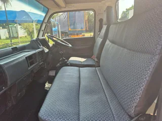 2014 Nissan UD40 Cattle Truck