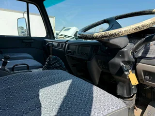 2009 Nissan UD85 6cube tipper