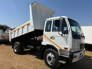 2009 Nissan UD85 6cube tipper