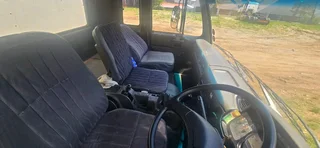 Nissan UD80 Curtain sides