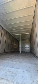 Nissan UD80 Curtain sides