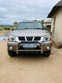 Nissan hardbody 3.3 v6